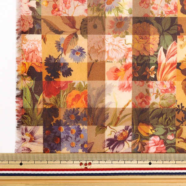 生地 『リバティ・ファブリックス ラミネートカットクロス 約33