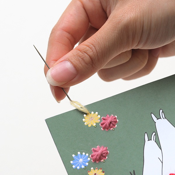 ムーミン一家と仲間たち 刺しゅうキット 『毛糸紙刺しゅうでつくるMOOMIN ムーミン一家と