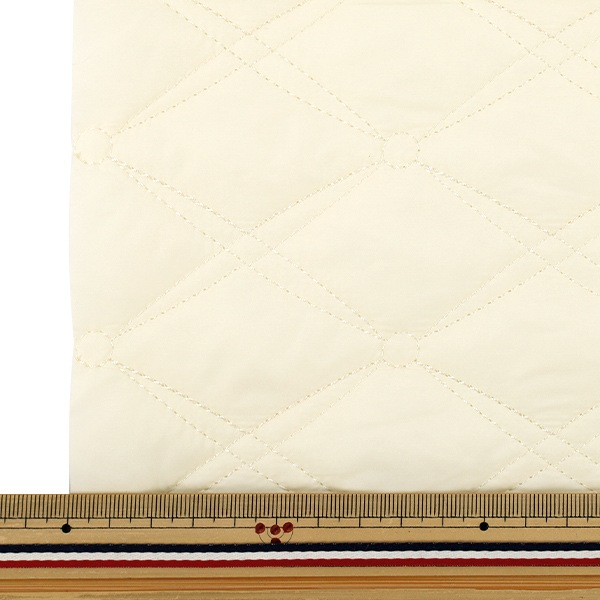 生地 『カジュアルキルトカットクロス ひし形 約65×80cm ホワイト CQ