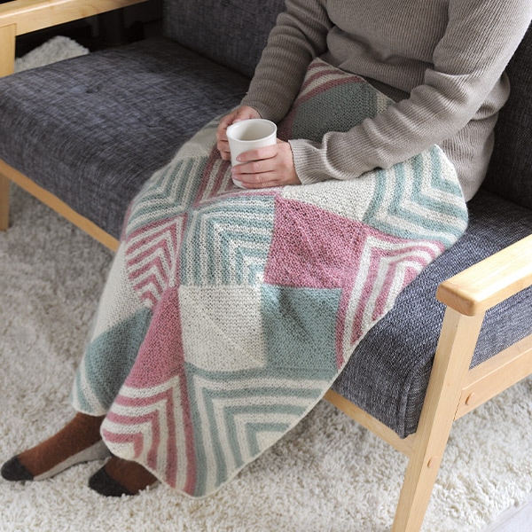 ＊ハンドメイド＊　ドミノ編みブランケット ハンドメイド＊ ドミノ編みブランケット