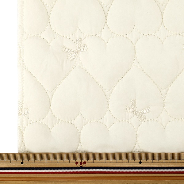 生地 『リボン刺繍ハートキルト カットクロス 約130×50cm ホワイト C