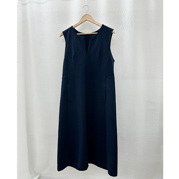 ワンピース 『ポンチニットフレアジャンパースカート ネイビー