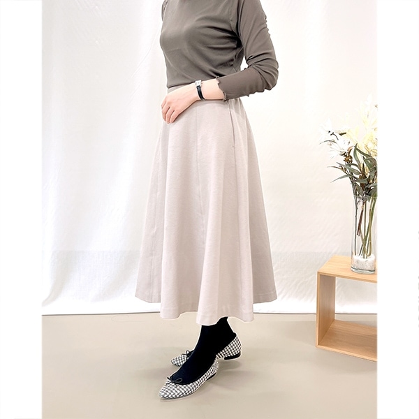 新品未使用ARCHIVIO ライトグレー フレアスカート 新品未使用ARCHIVIO ライトグレー フレアスカート