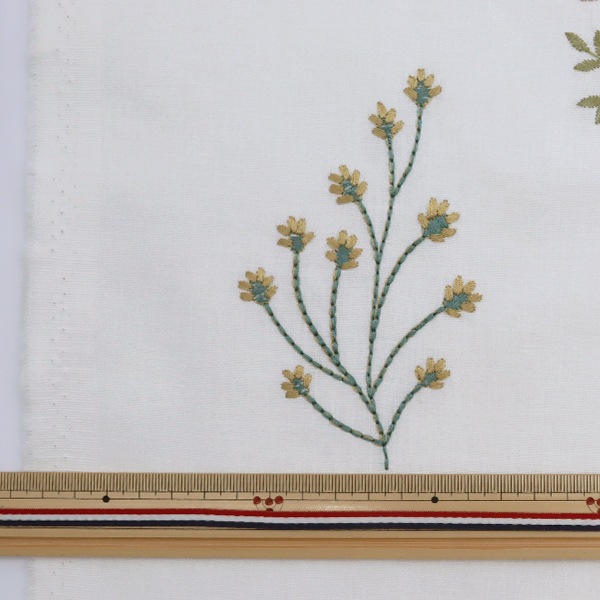 現品限り】 【数量5から】 生地 『CLARKE&CLARKE 植物 刺繍 サマー