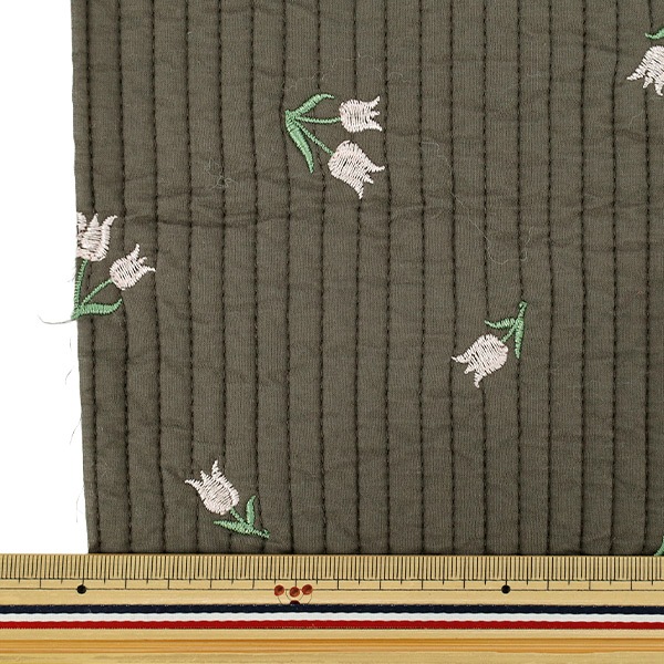生地 『刺繍入りイブルキルト お花 約65×70cm チャコールグレー