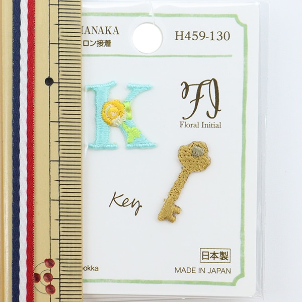 ワッペン 『フローラルイニシャル K/Key H459-130』 Hamanaka ハマナカ