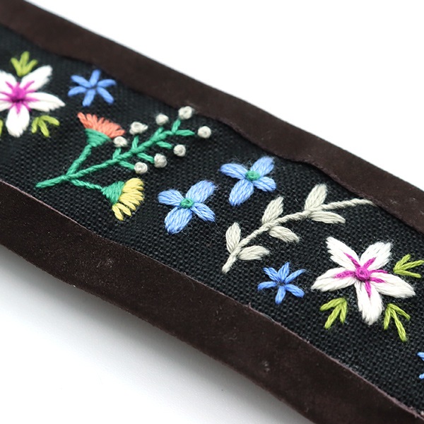 刺しゅうキット 『aodoa みち草刺繍5 草花刺繍のバングル』 【ユザワヤ