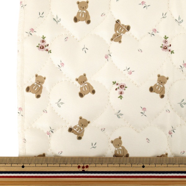 生地 『インクジェットプリントキルト クマ ホワイト 130cm×50cm Q9522