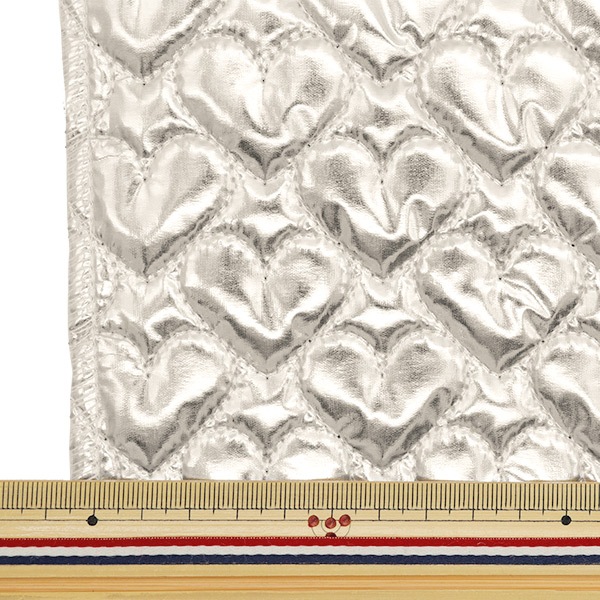 生地 『ハートホログラムキルトカットクロス 約65cm×70cm シルバー C