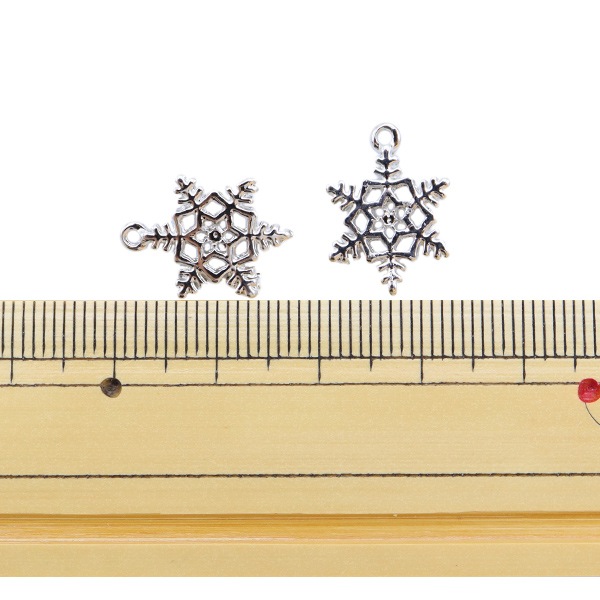 手芸金具 『雪の結晶 パーツ No.13 シルバー 271-0039』 ビーズ,ビーズ