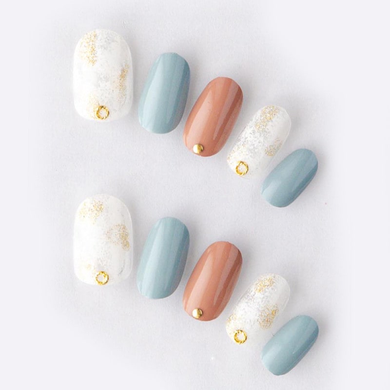 ふわふわホワイトと秋色ネイル。（K02002-R-C）