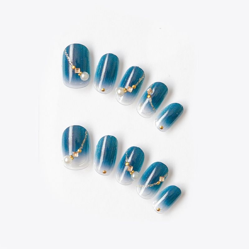 クリアとネイビーのグラデーションにラメラインとビジュー。（K06006-R-CNB）