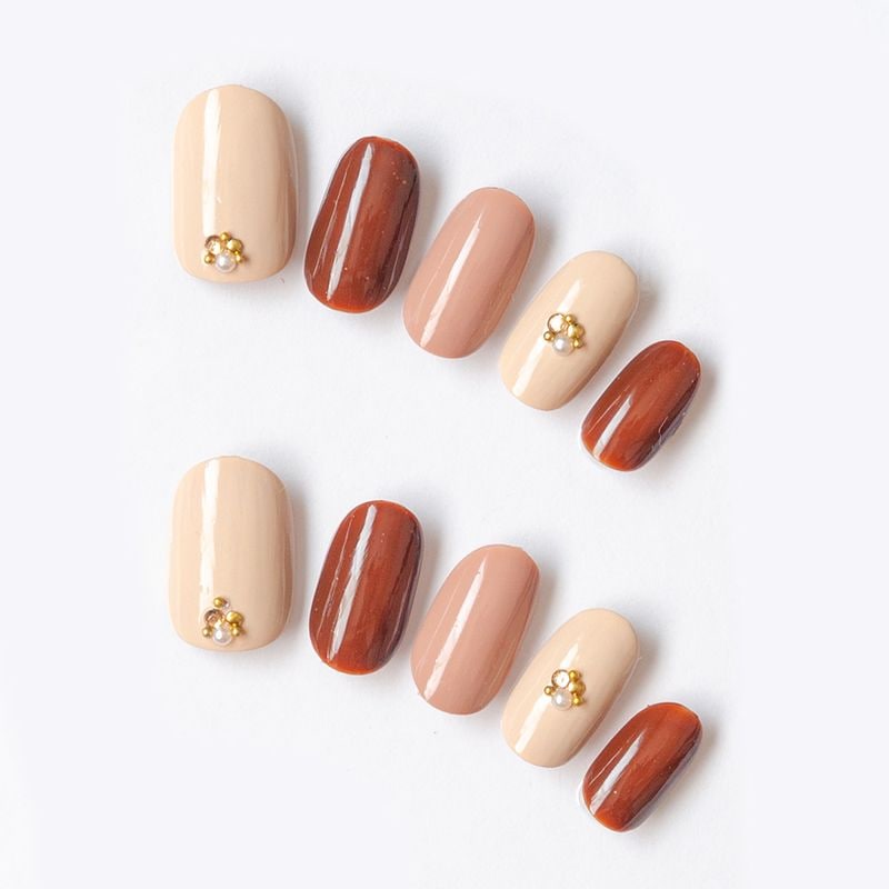 ヌードカラーとボルドーのツヤツヤネイル（K07004-R-C）