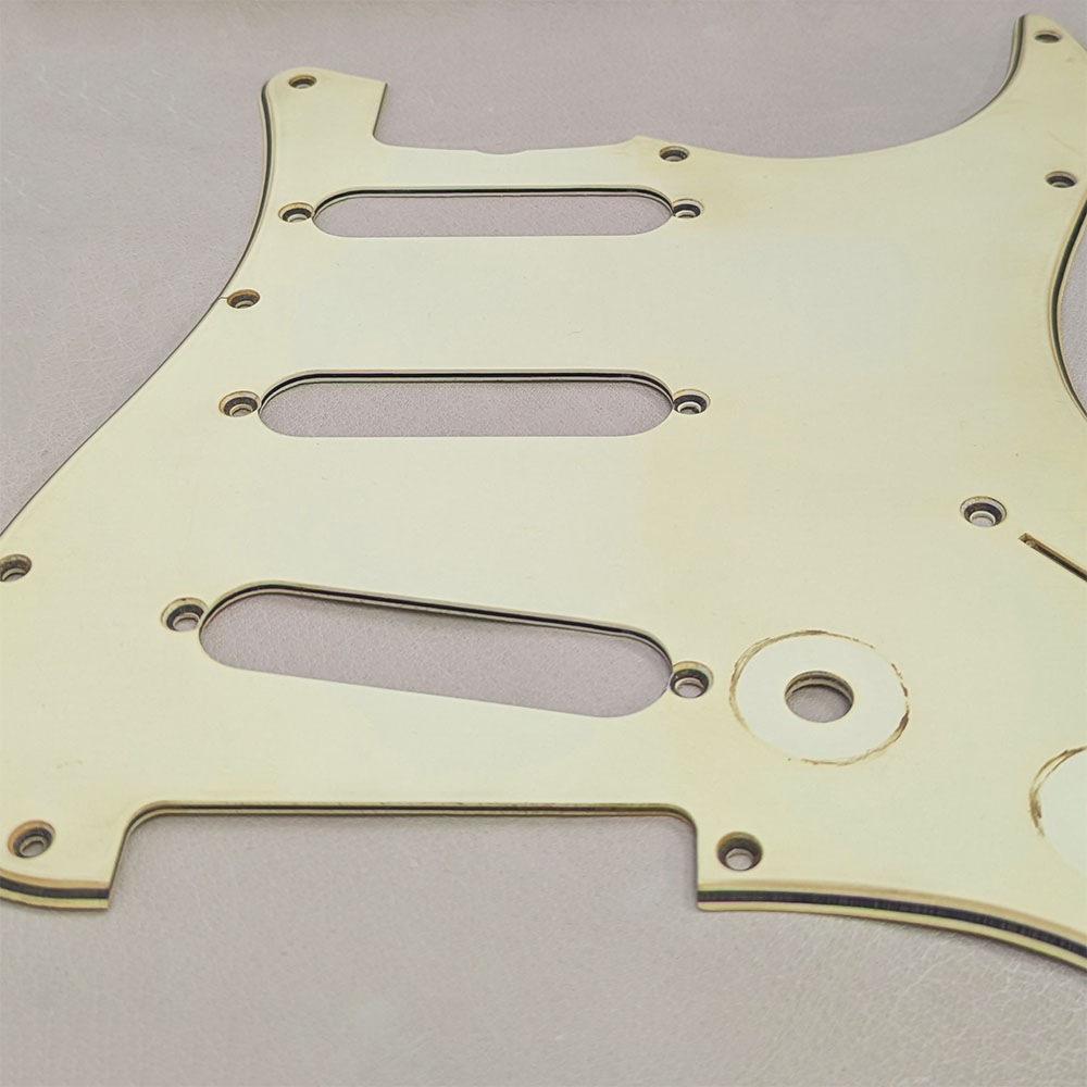 【YJB PARTS】 ST 60's ストラト用ピックガード レリックミントアイボリー3P インチ 【メール便送料無料】
