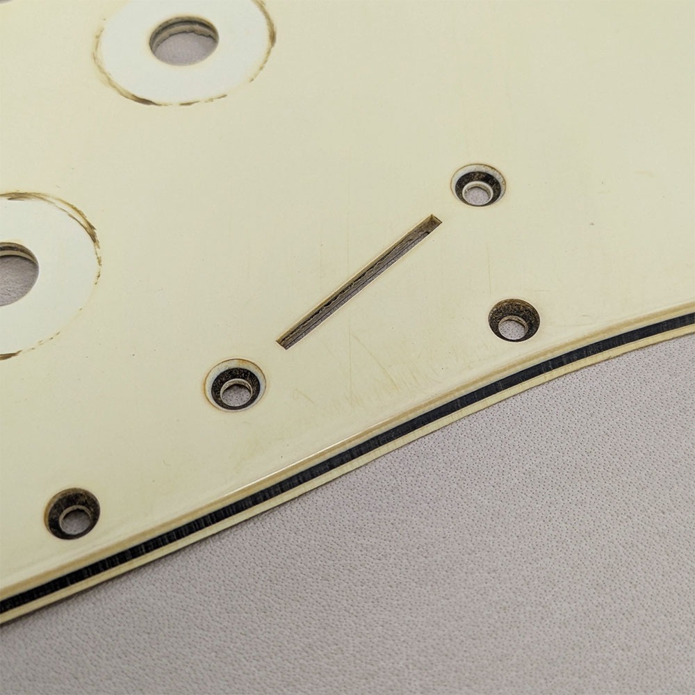 【YJB PARTS】 ST 60's ストラト用ピックガード レリックミントアイボリー3P インチ 【メール便送料無料】