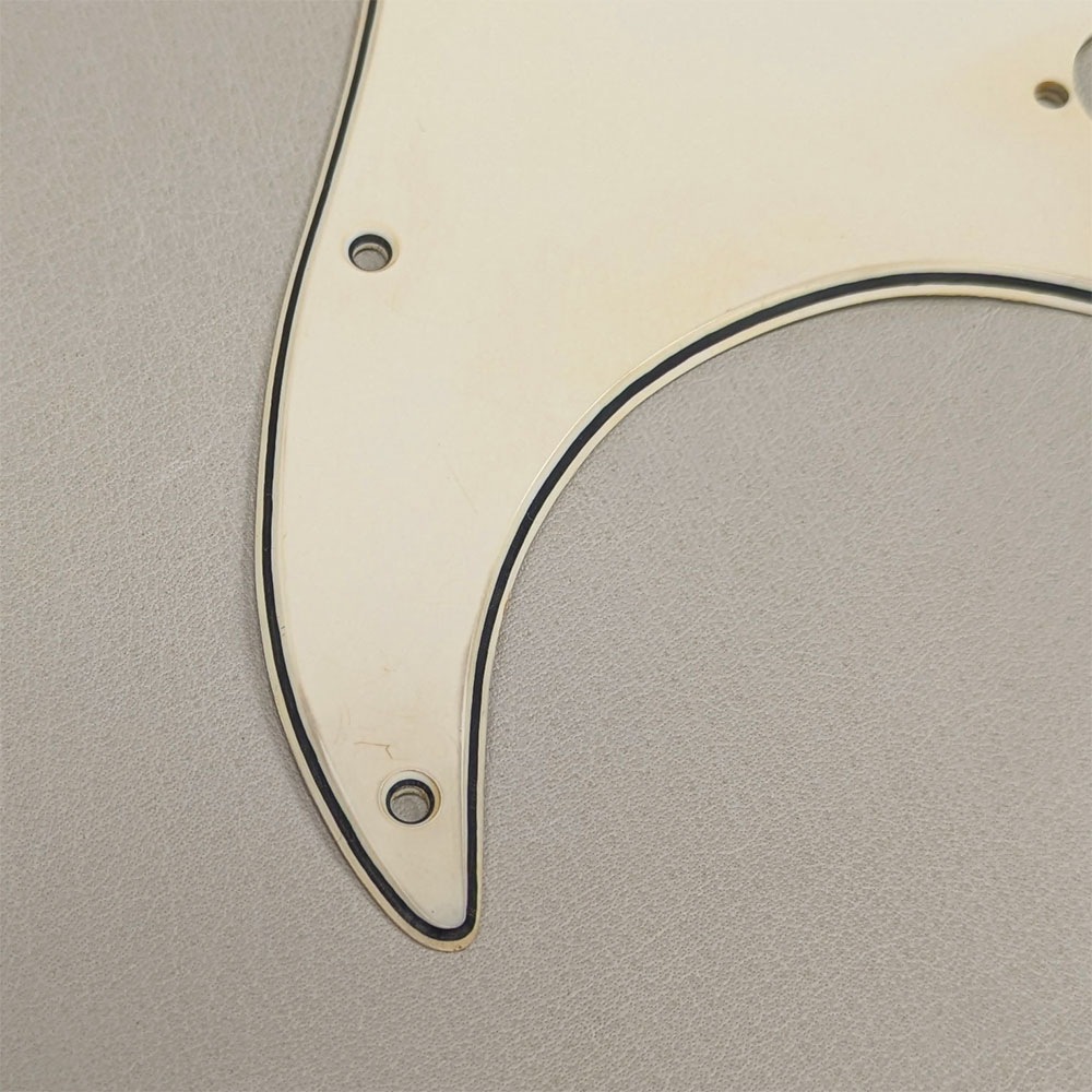 【YJB PARTS】 Fat-ST(SSH) ストラト用ピックガード レリックエイジドホワイト3P インチ 【メール便送料無料】