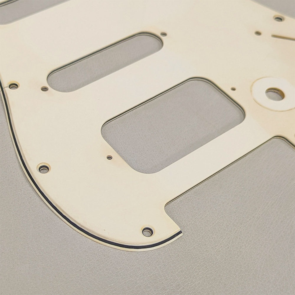 【YJB PARTS】 Fat-ST(SSH) ストラト用ピックガード レリックエイジドホワイト3P インチ 【メール便送料無料】