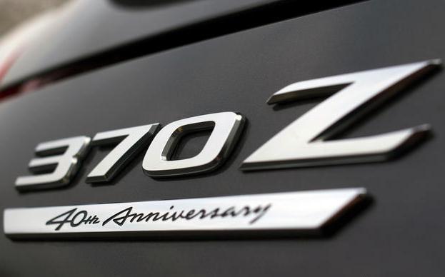 エンゲツプレミアム　美品 北米NISSAN】フェアレディZ Z34・370Zエンブレム前後セット