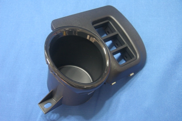 フェアレディZ34 ピアノブラックカーボン カップホルダー