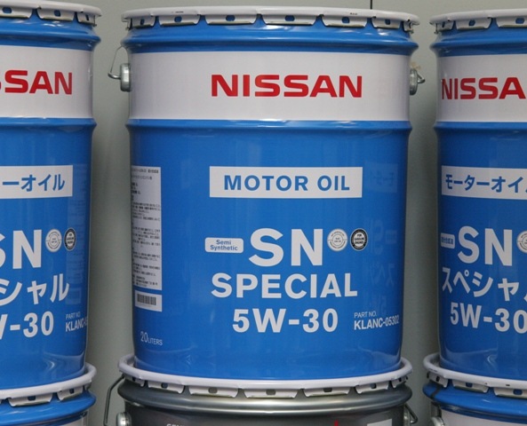 日産純正エンジンオイル ｓｎスペシャル ５ｗ ３０部分合成油 ２０ｌ缶