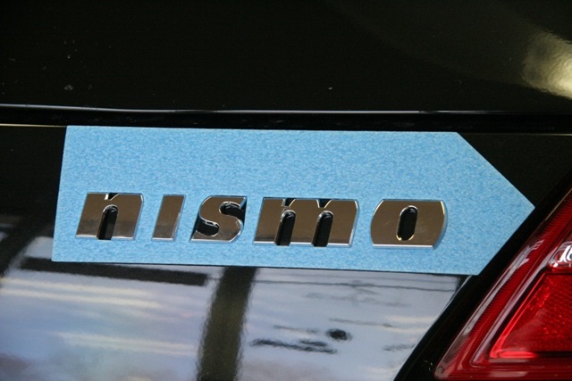 車 【新品未使用】日産 フェアレディZ Z34 トランクリッドエンブレム NISMO
