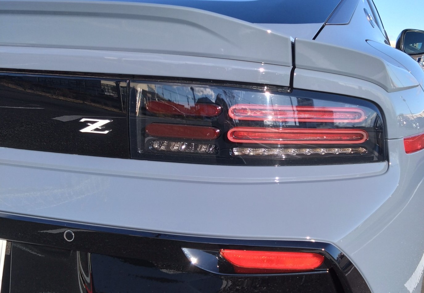 フェアレディRZ34 北米仕様 リアエンブレム nissan 逆