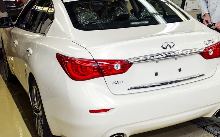 V37 INFINITI エンブレム｜ZCAR ZERO