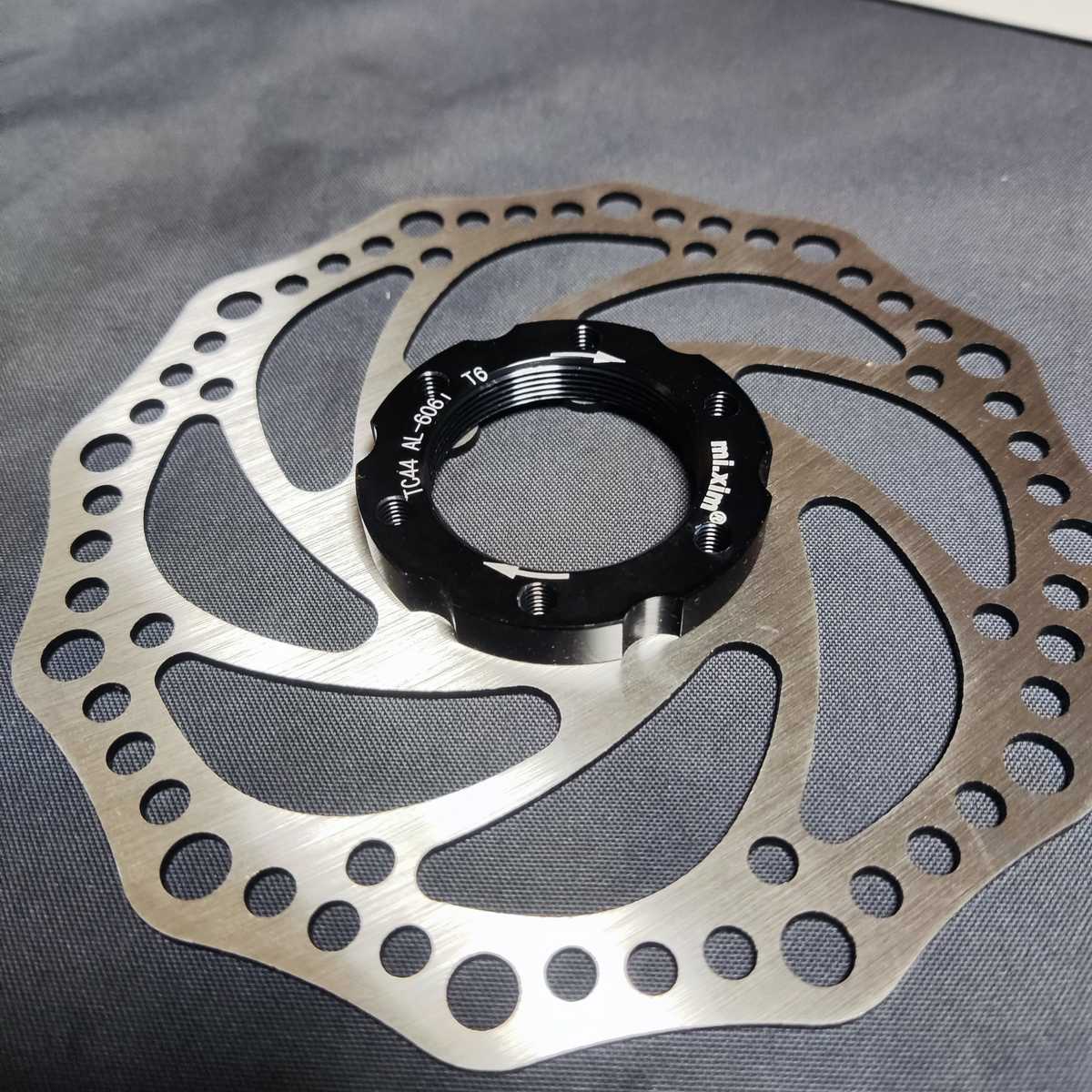 6穴アダプター | 現品限り | ZDPSHOP