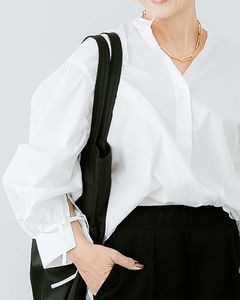 【YOKO ISHIBASHI】袖リボンアクセントバンドカラーシャツ|TOPS