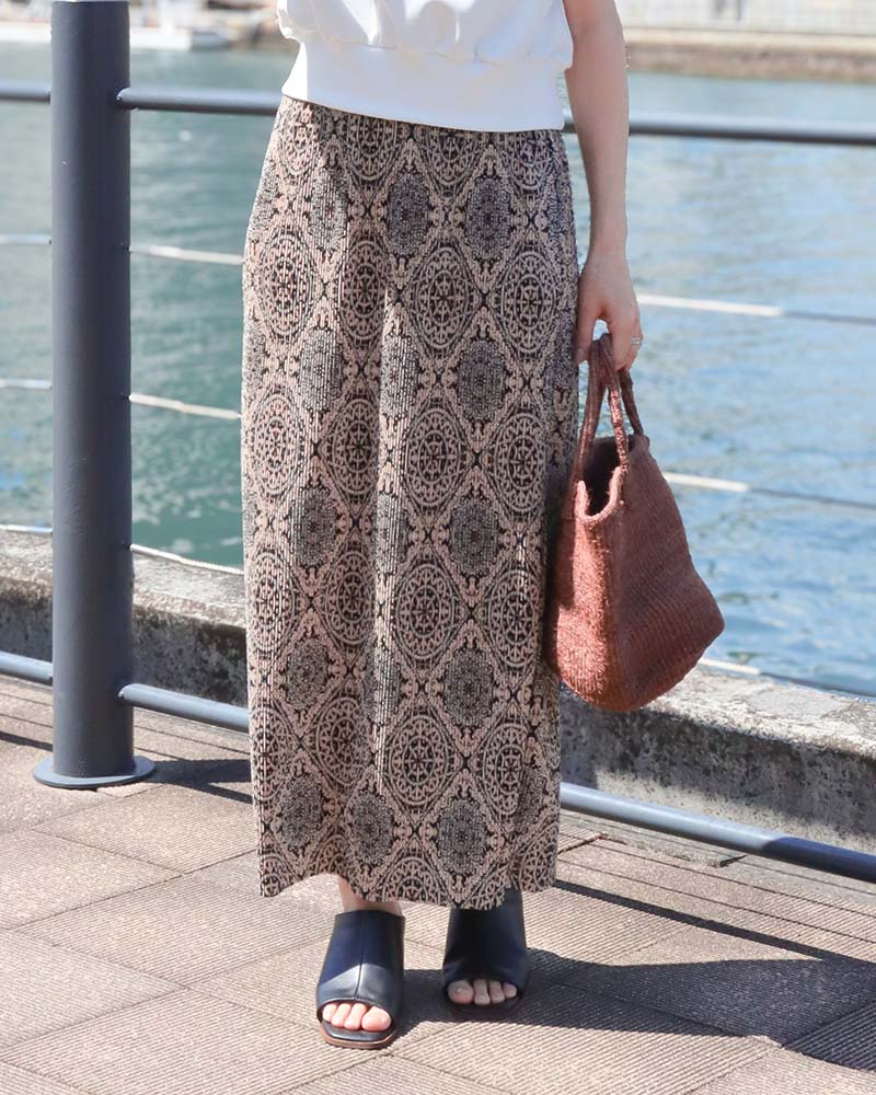 オリエンタル柄プリーツナロースカート