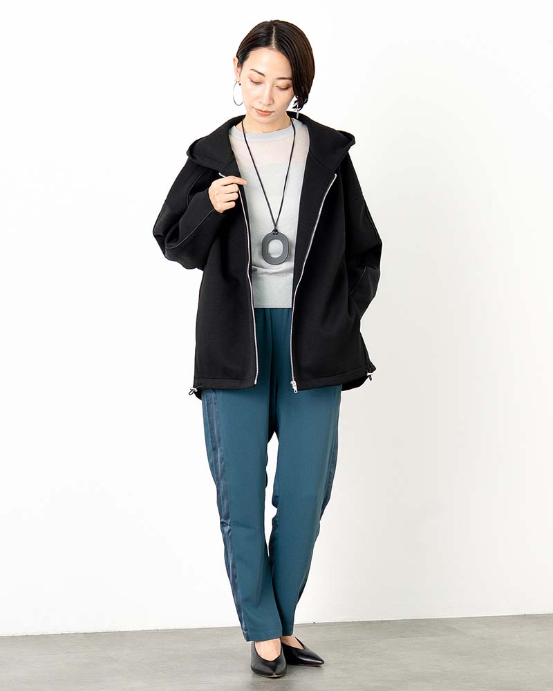 ダンボールポンチ裾ドロスト入りフーディーブルゾン | OUTER