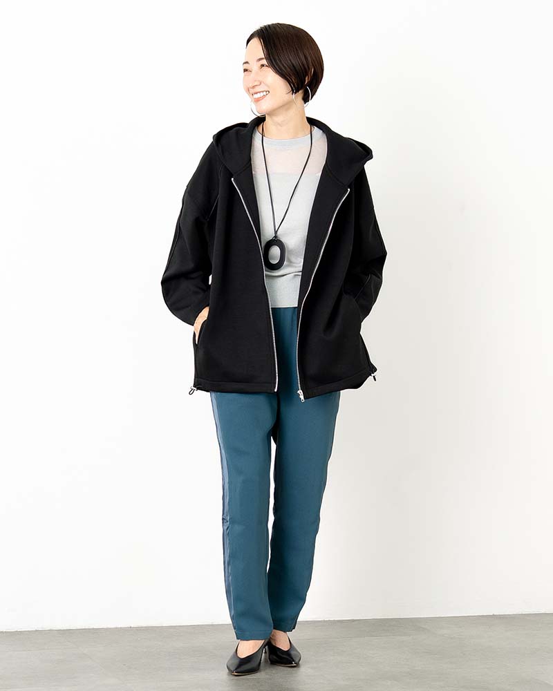 ダンボールポンチ裾ドロスト入りフーディーブルゾン | OUTER