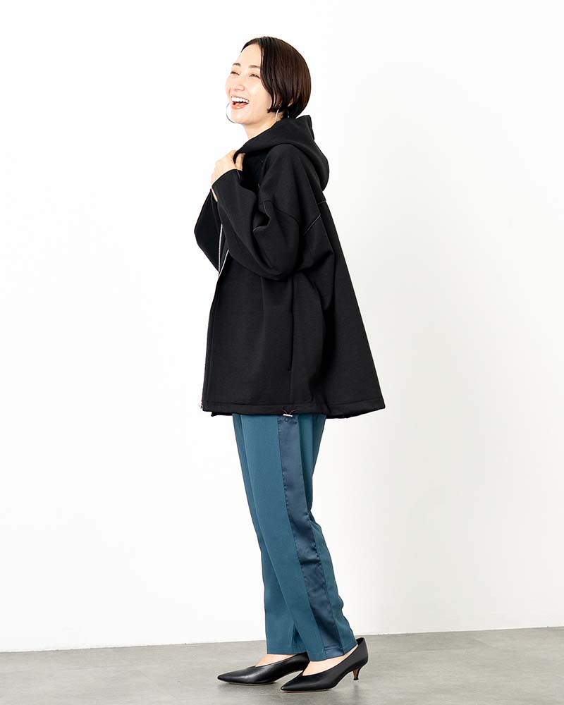 ダンボールポンチ裾ドロスト入りフーディーブルゾン | OUTER