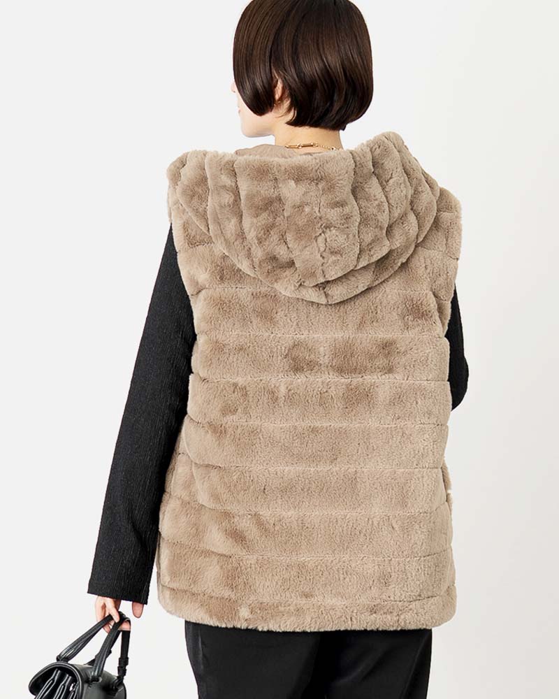 リバーシブルフェイクファーフーディー中綿ジレ