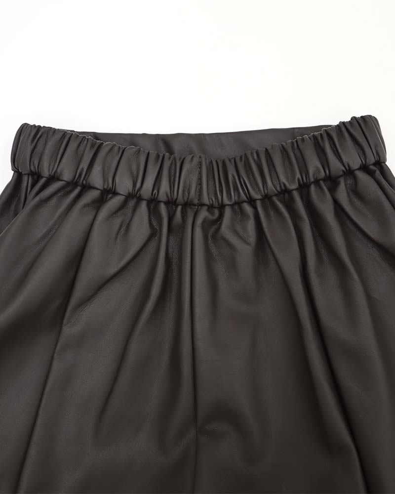 フェイクレザーフレアスカート