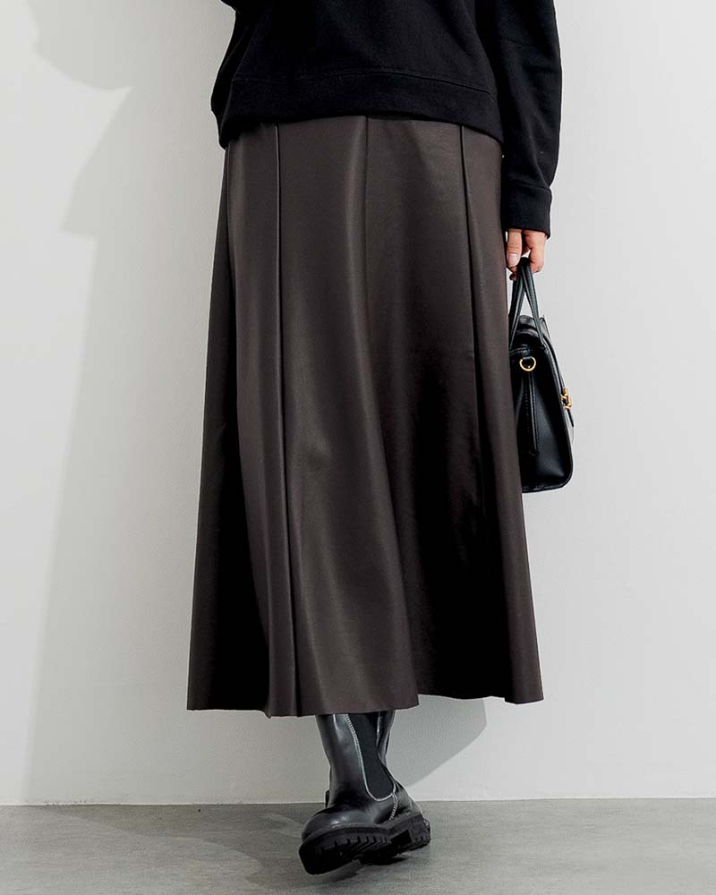 フェイクレザーフレアスカート