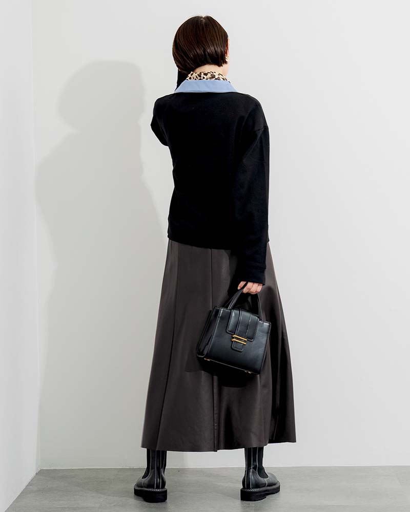 フェイクレザーフレアスカート