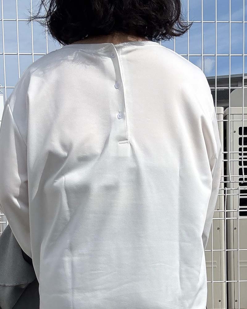 【otostyle】ジョーゼットバックボタンラウンドヘムプルオーバー