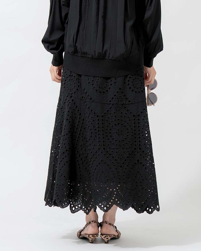 スカラップ刺繍レーススカート