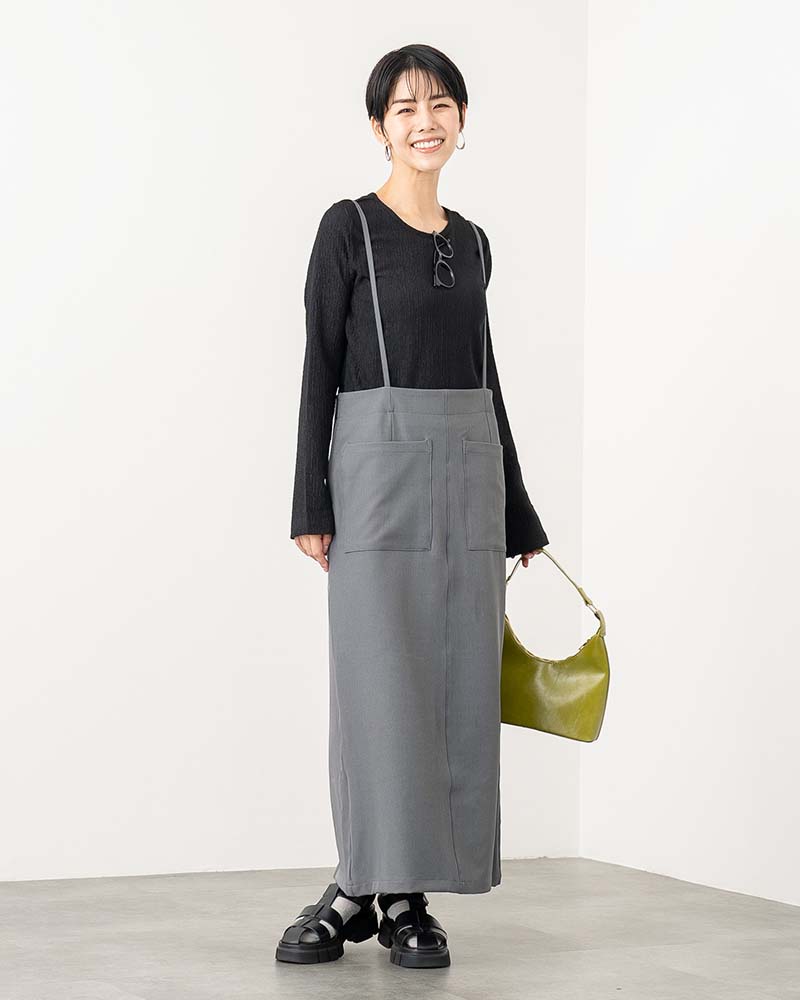 ストラップ付きIラインスカート