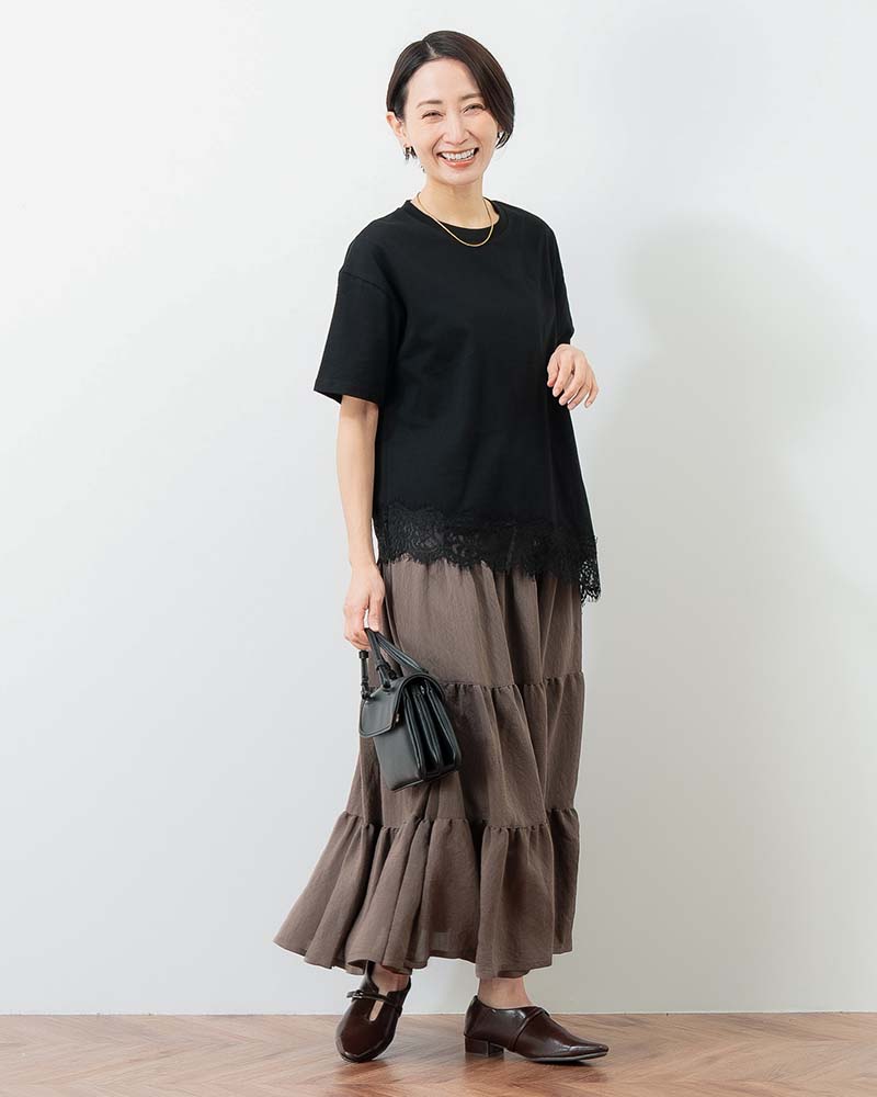 裾レーストリムアシンメトリーTシャツ