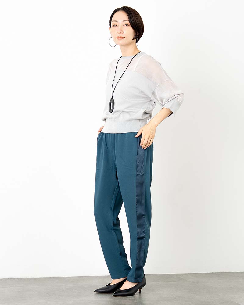サイドライン切り替えテーパードパンツ