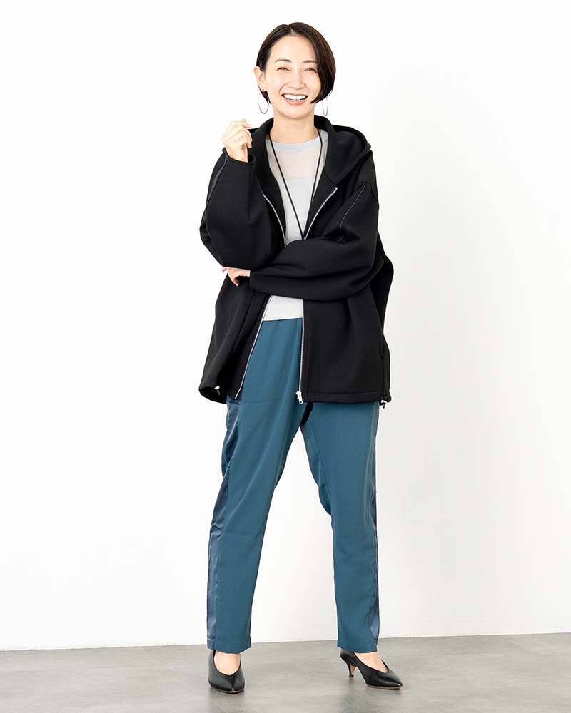 サイドライン切り替えテーパードパンツ