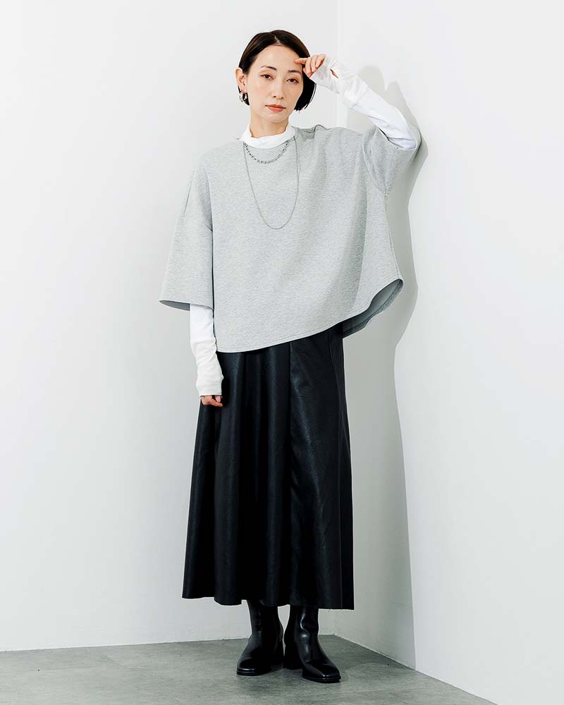 ソフトチュール切り替えハイネックプルオーバー