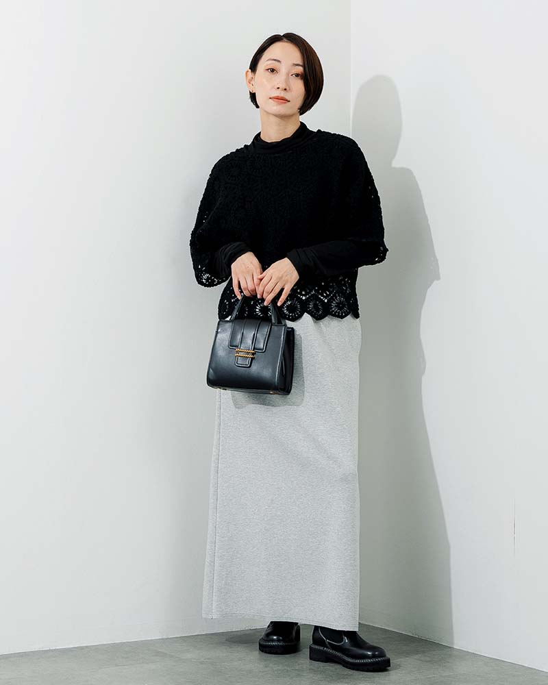 ソフトチュール切り替えハイネックプルオーバー