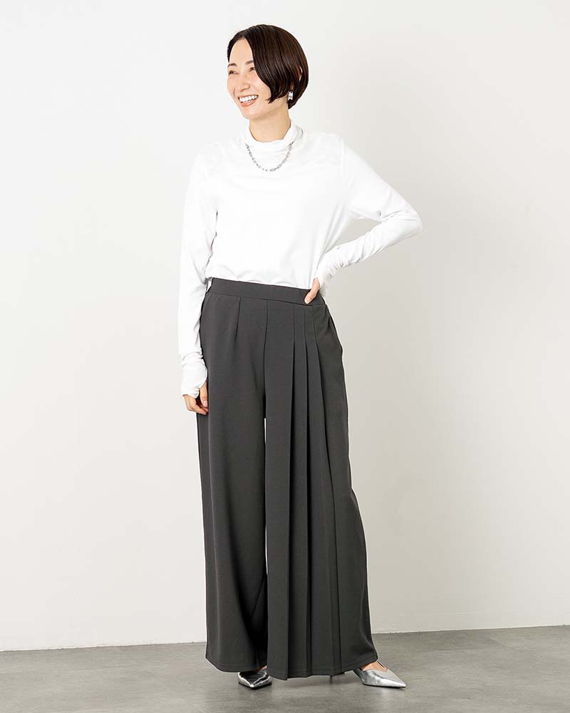 ソフトチュール切り替えハイネックプルオーバー