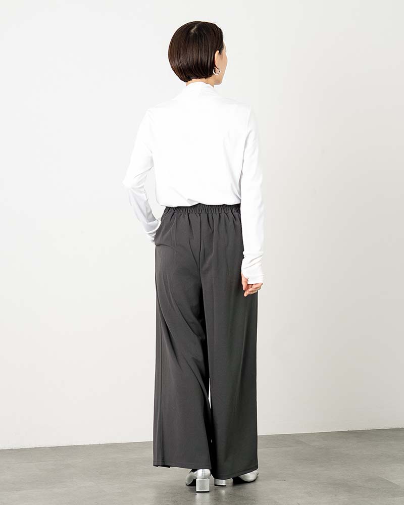 ソフトチュール切り替えハイネックプルオーバー