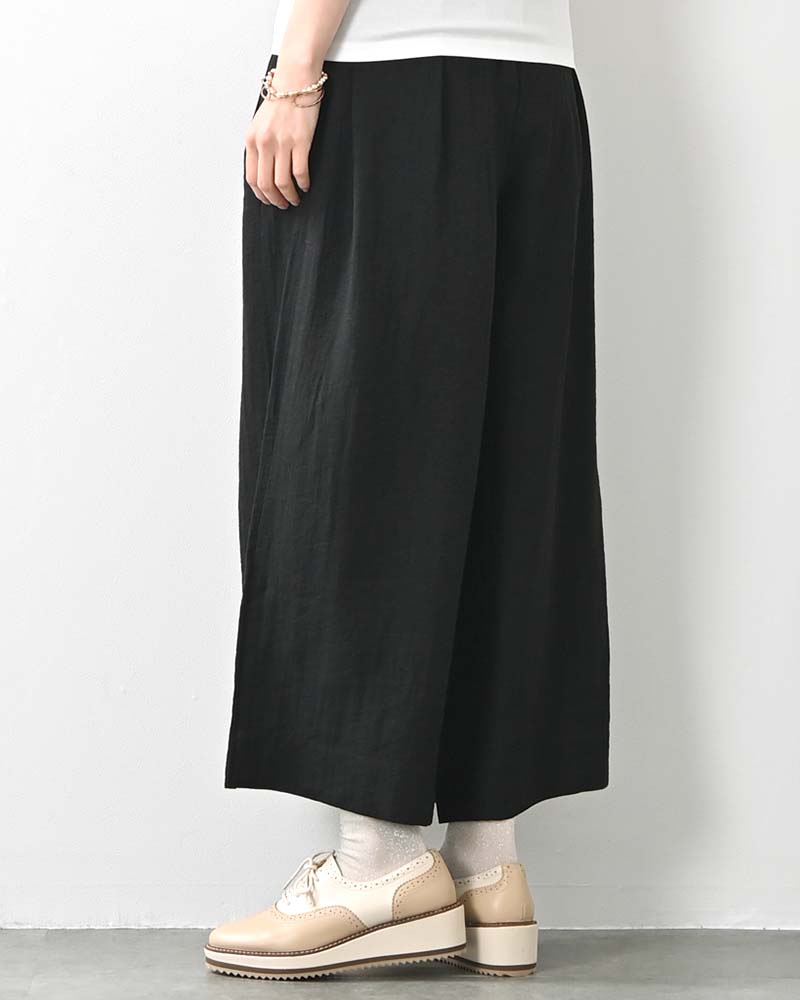 フレンチリネン混タック入りワイドストレートパンツ
