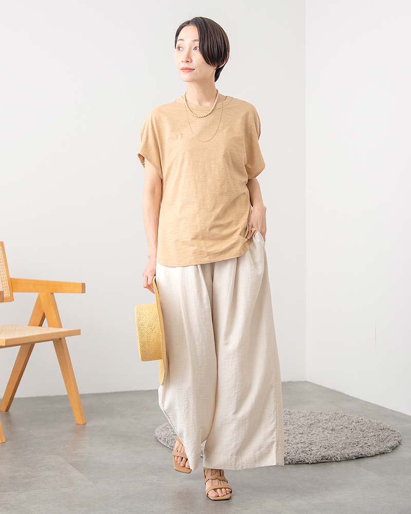 フレンチリネン混タック入りワイドストレートパンツ