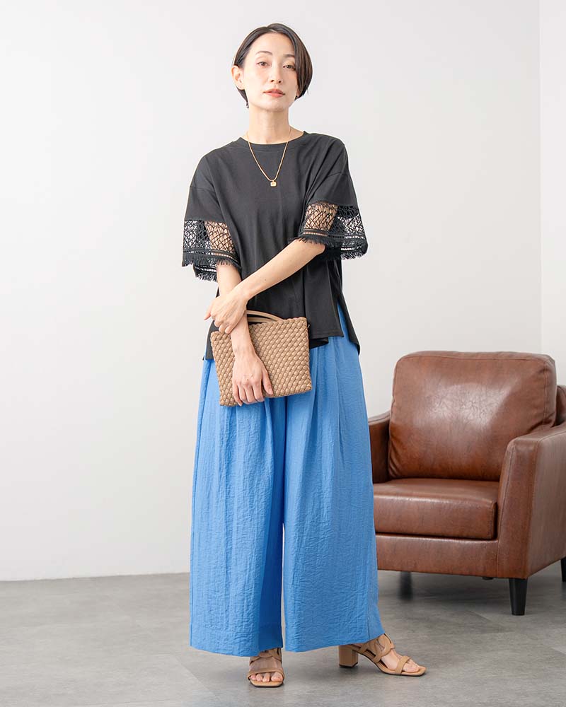 フレンチリネン混タック入りワイドストレートパンツ